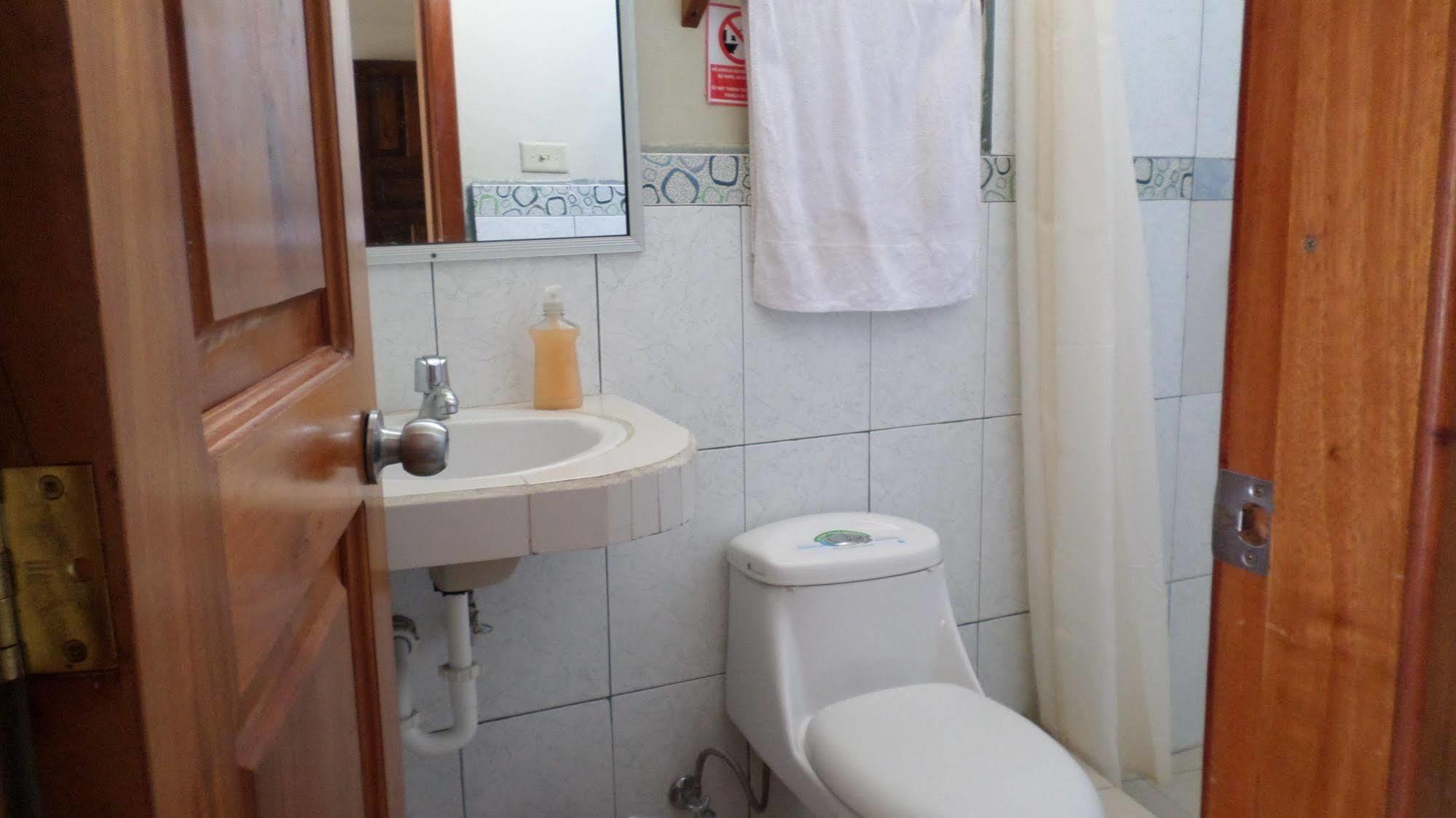Hostal Miconia 阿约拉港 外观 照片